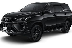 img_32_1104_attitude_black_mica